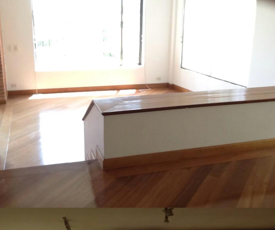 SE VENDE CASA EN CUMBAYÁ