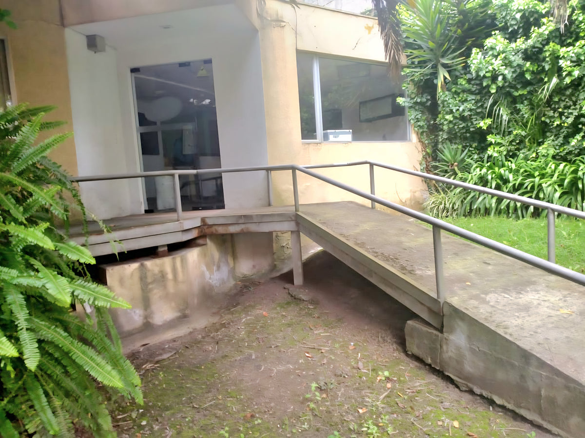 SE ARRIENDA CASA COMERCIAL PARA OFICINAS O NEGOCIO SECTOR WHYMPER.