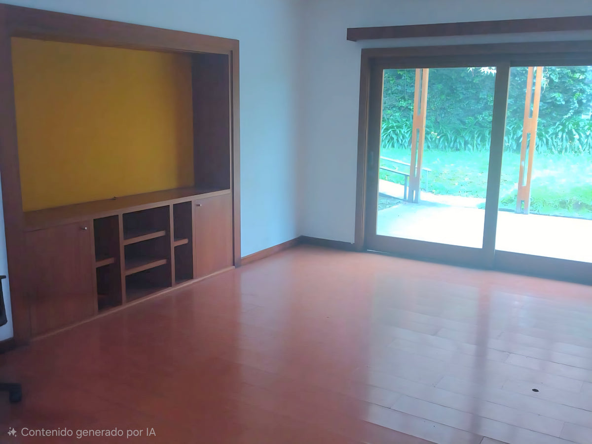 SE ARRIENDA CASA COMERCIAL PARA OFICINAS O NEGOCIO SECTOR WHYMPER.