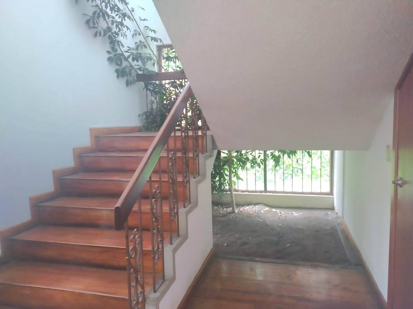 SE ARRIENDA CASA COMERCIAL PARA OFICINAS O NEGOCIO SECTOR WHYMPER.