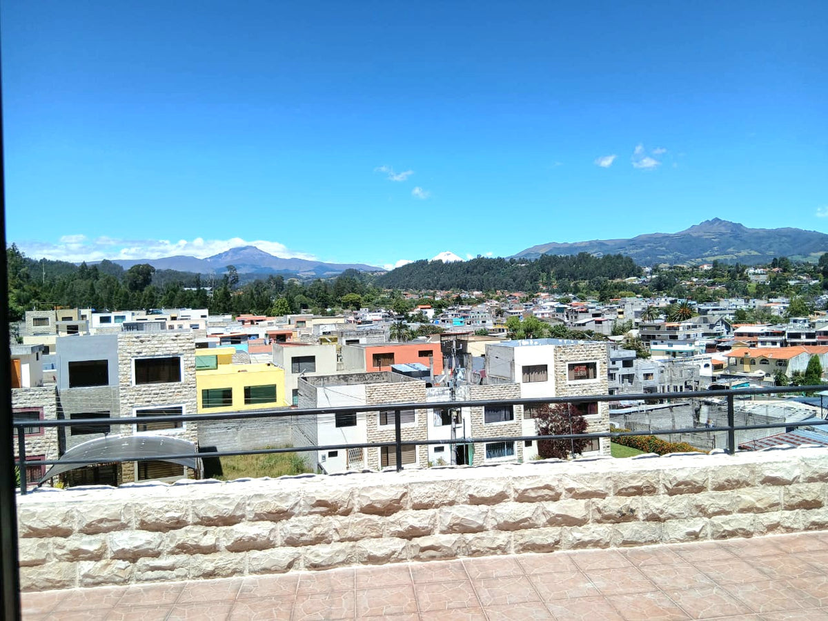 SE VENDE DEPARTAMENTO EN SANGOLQUI SECTOR SELVA ALEGRE.
