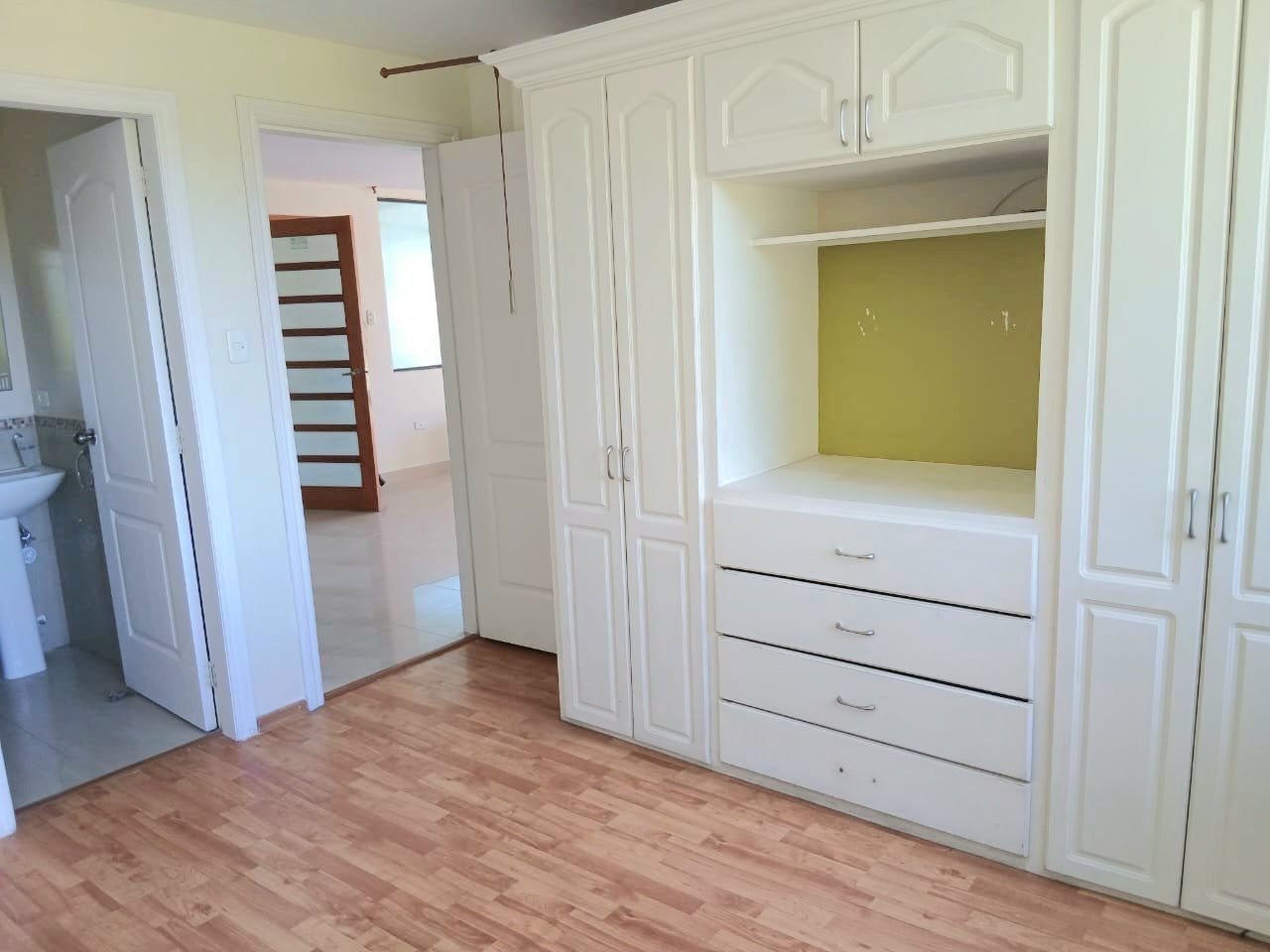 SE VENDE DEPARTAMENTO EN SANGOLQUI SECTOR SELVA ALEGRE.