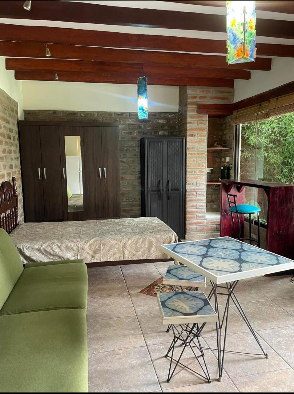 SE ARRIENDA SUITE EN TUMBACO
