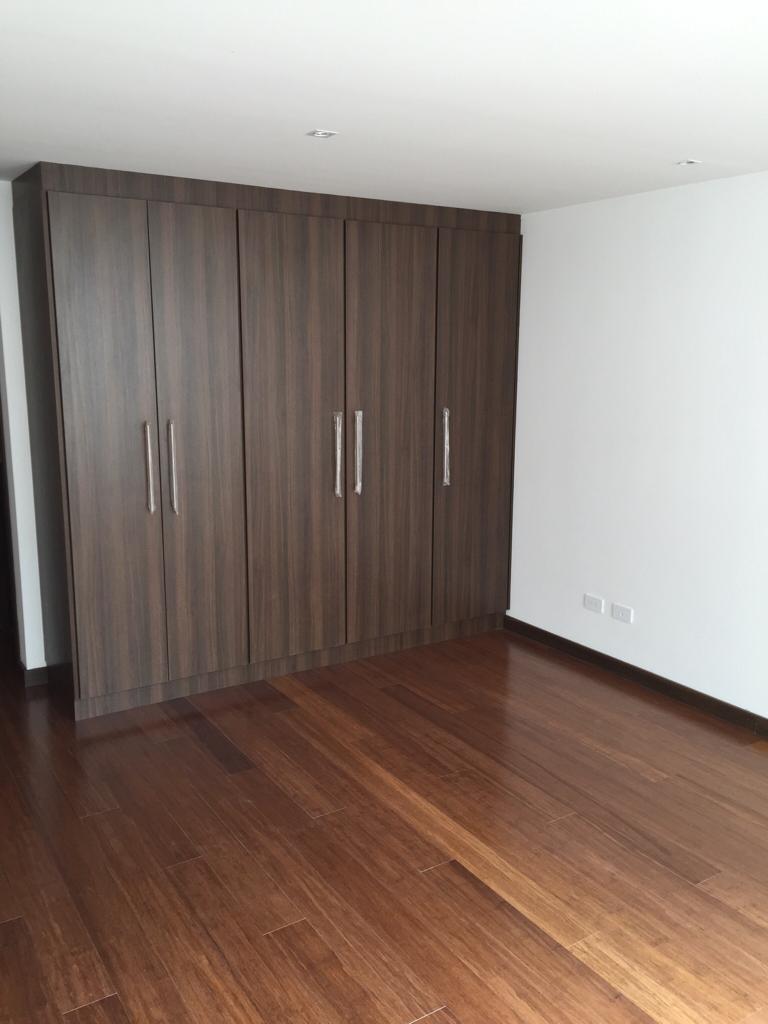 SE VENDE SUITE SECTOR LOMAS DE MONTESERRIN