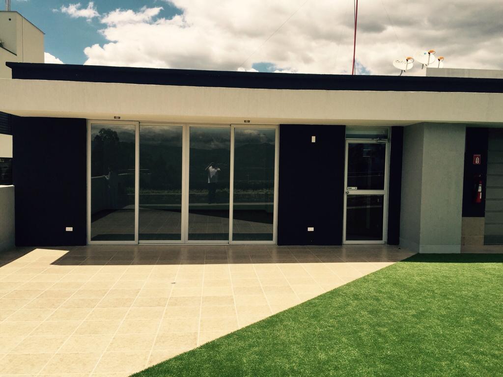 SE VENDE SUITE SECTOR LOMAS DE MONTESERRIN