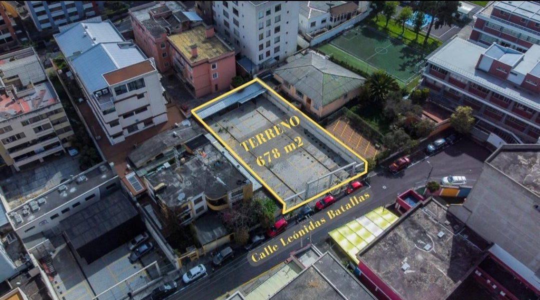 SE VENDE TERRENO SECTOR HOSPITAL BACA ORTIZ, A UNA CUADRA DE LA AV. 6 DE DICIEMBRE.