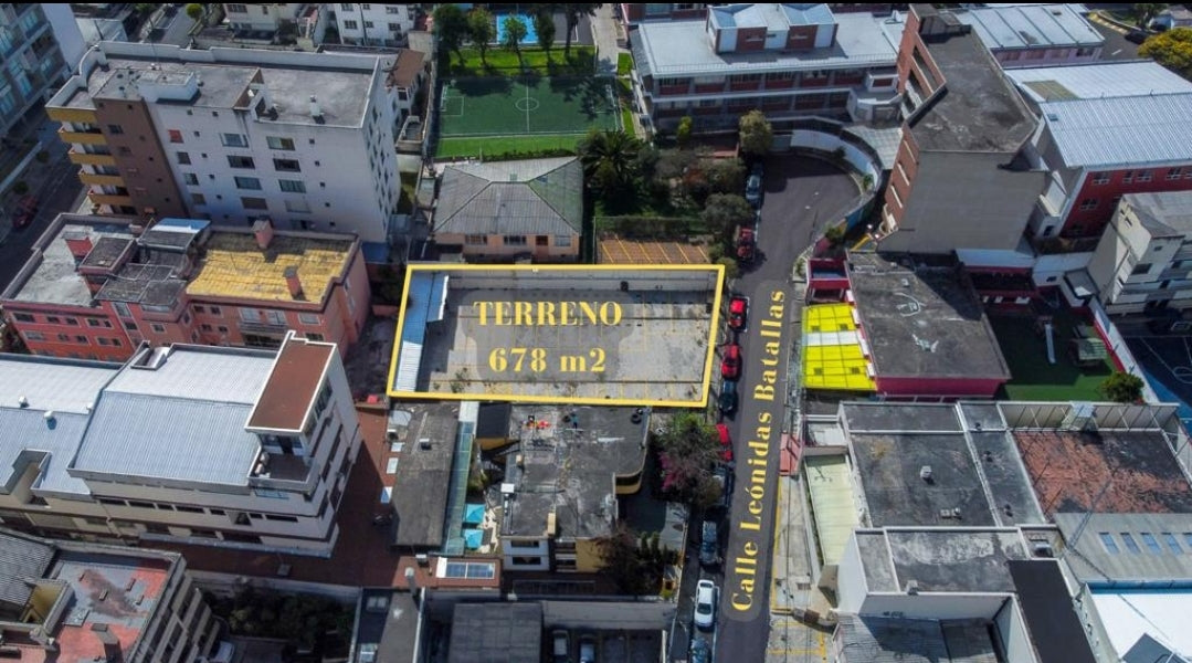 SE VENDE TERRENO SECTOR HOSPITAL BACA ORTIZ, A UNA CUADRA DE LA AV. 6 DE DICIEMBRE.