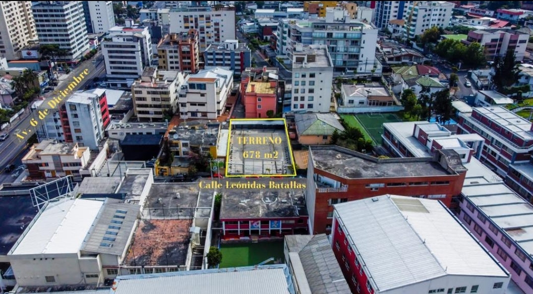 SE VENDE TERRENO SECTOR HOSPITAL BACA ORTIZ, A UNA CUADRA DE LA AV. 6 DE DICIEMBRE.