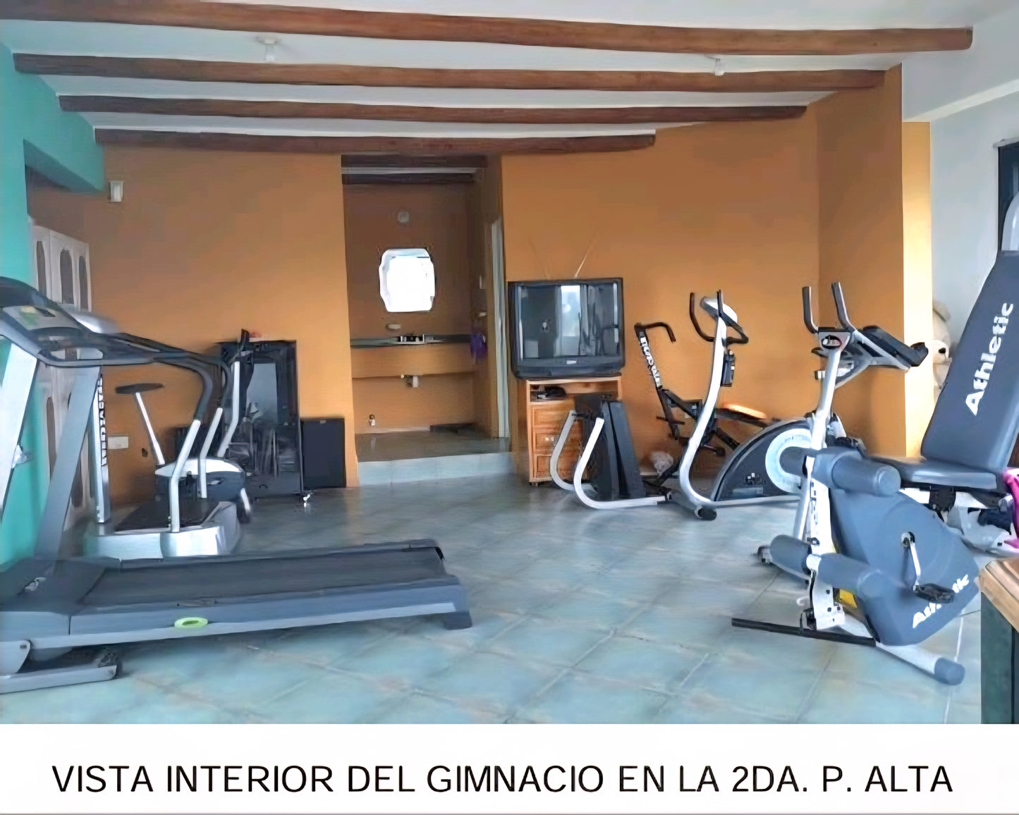 SE VENDE CASA EN CALDERÓN