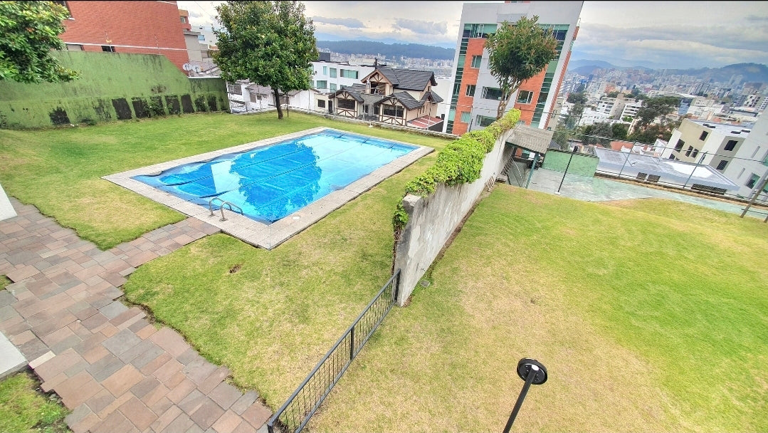 SE VENDE DEPARTAMENTO SECTOR QUITO TENIS