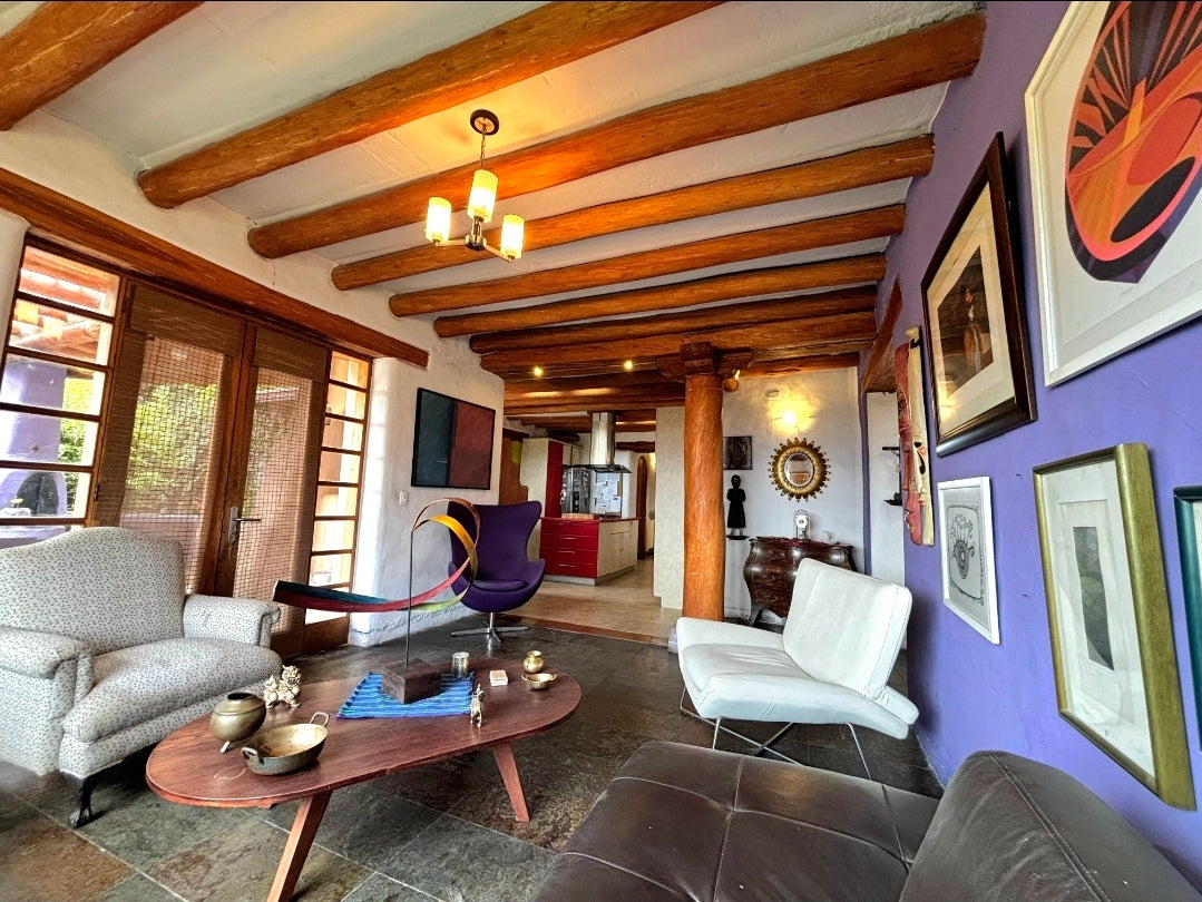 SE VENDE CASA EN NAYON