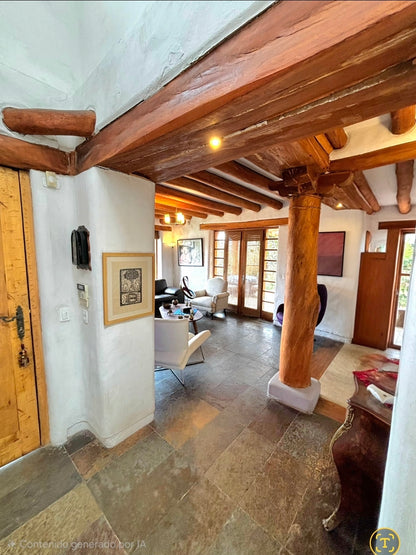 SE VENDE CASA EN NAYON