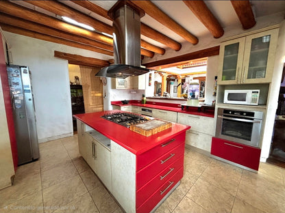 SE VENDE CASA EN NAYON