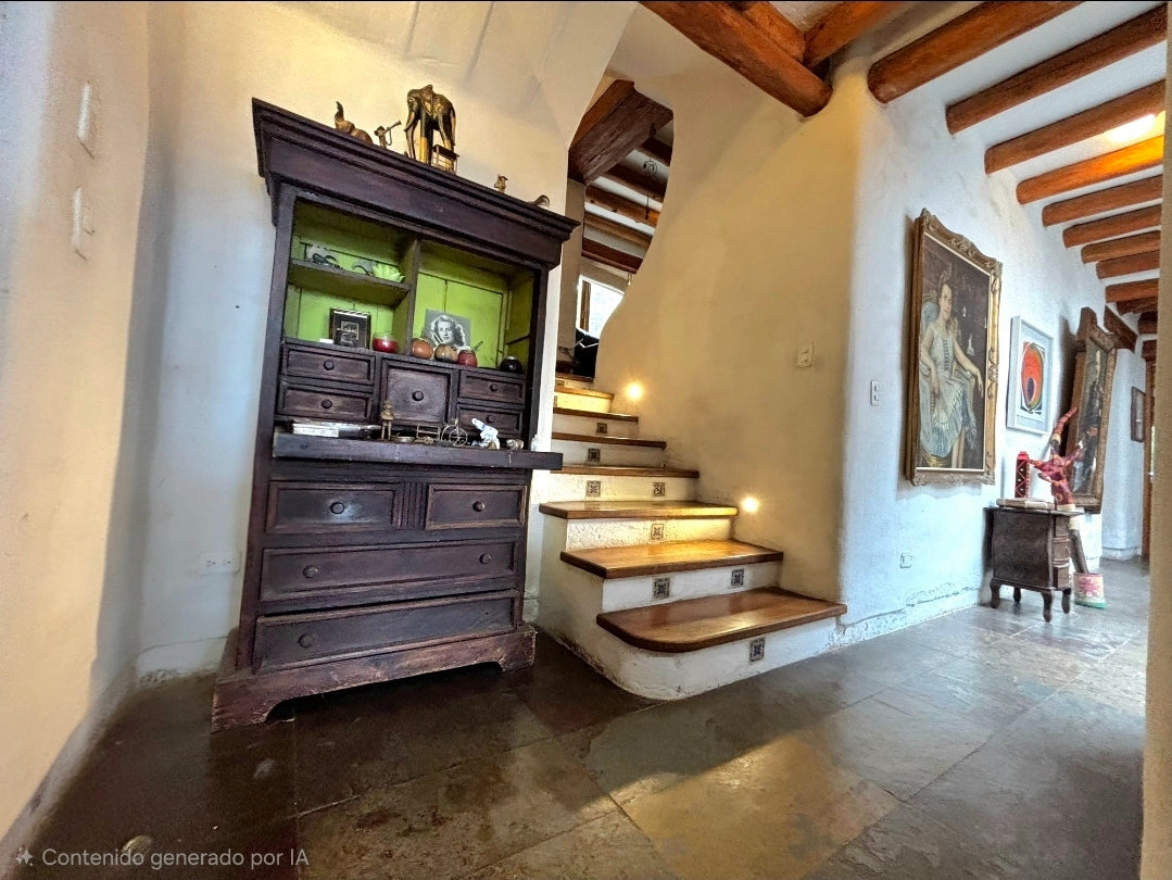 SE VENDE CASA EN NAYON