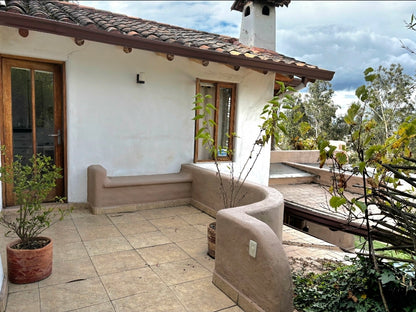 SE VENDE CASA EN NAYON