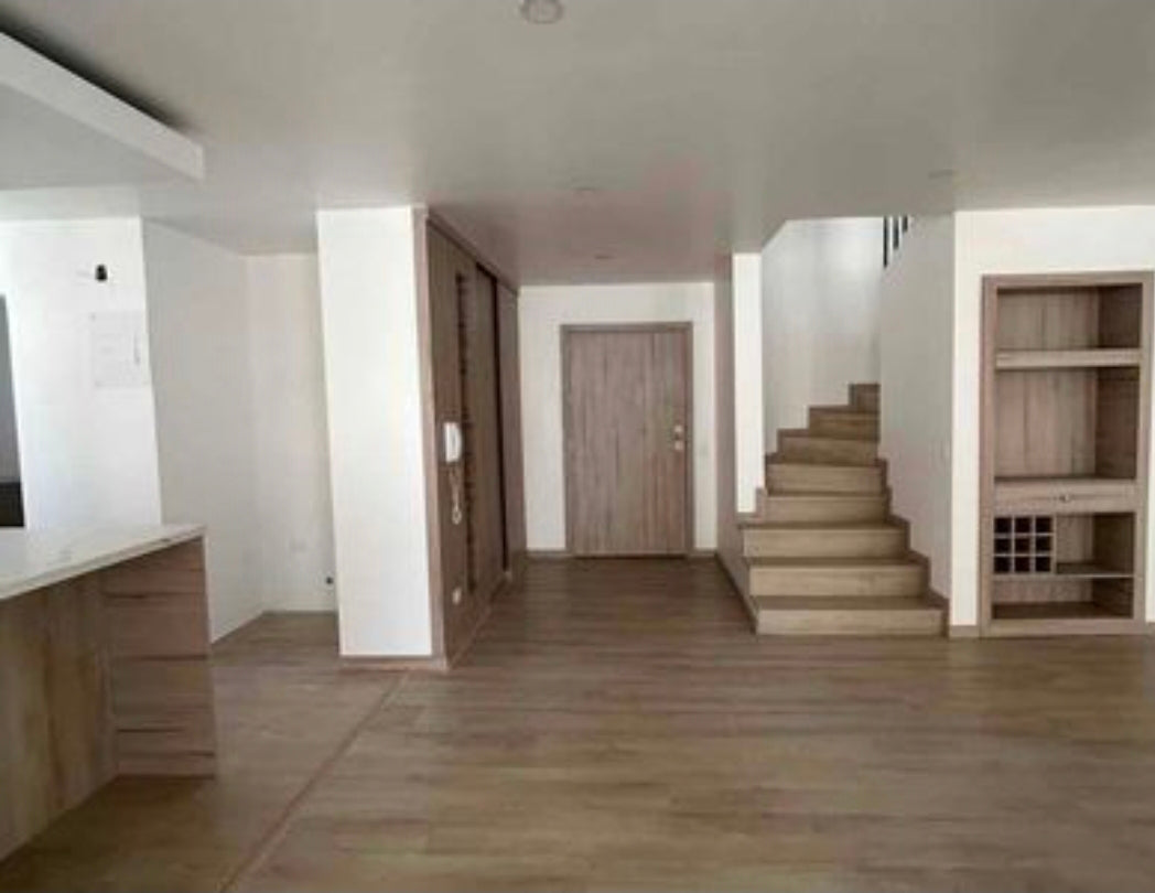 SE VENDE PENTHOUSE DUPLEX SECTOR REPÚBLICA DE EL SALVADOR.