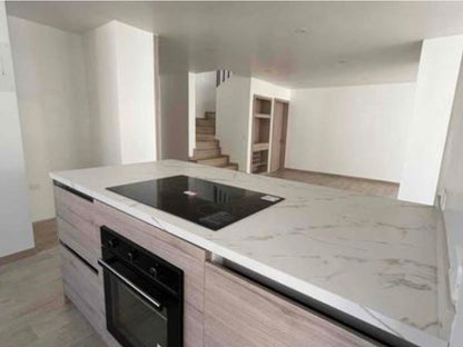 SE VENDE PENTHOUSE DUPLEX SECTOR REPÚBLICA DE EL SALVADOR.