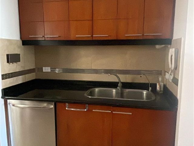 SE VENDE CASA DENTRO DE CONJUNTO SECTOR MONTESERRIN