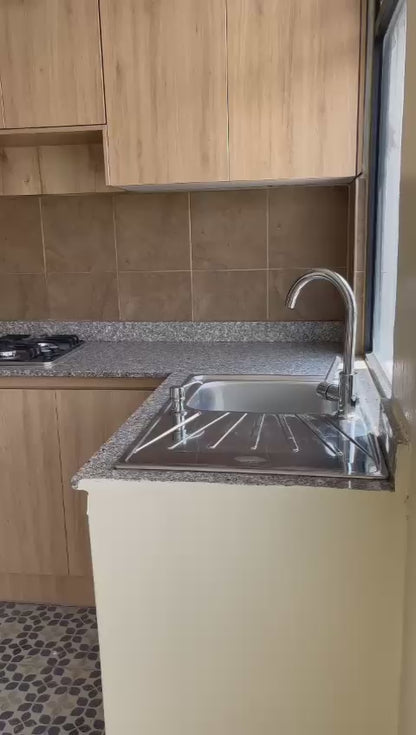 SE VENDE SUITE EN LAS CALLES JOSE CALAMA Y JUAN LEON MERA