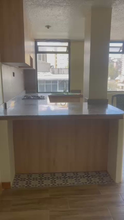 SE VENDE SUITE EN LAS CALLES JOSE CALAMA Y JUAN LEON MERA