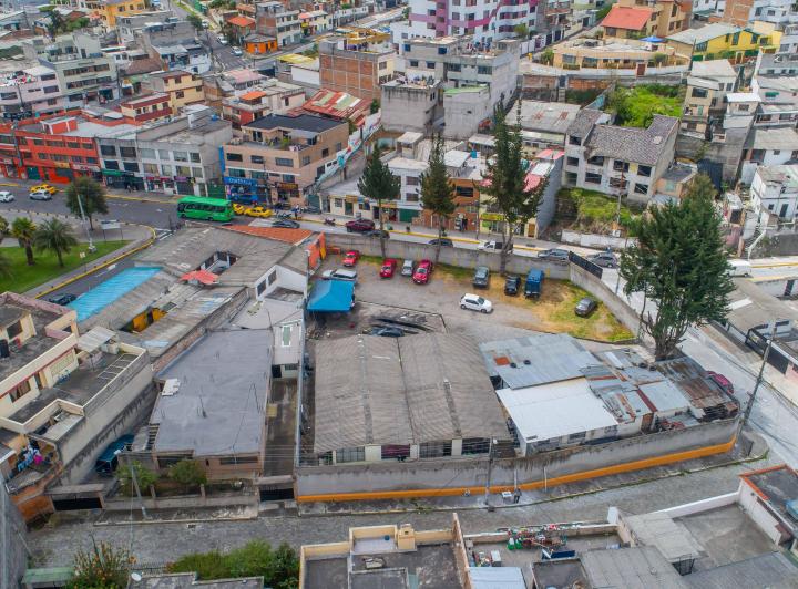 SE VENDE TERRENO EN EL SECTOR DE LA FLORESTA