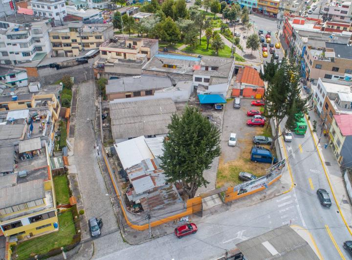 SE VENDE TERRENO EN EL SECTOR DE LA FLORESTA