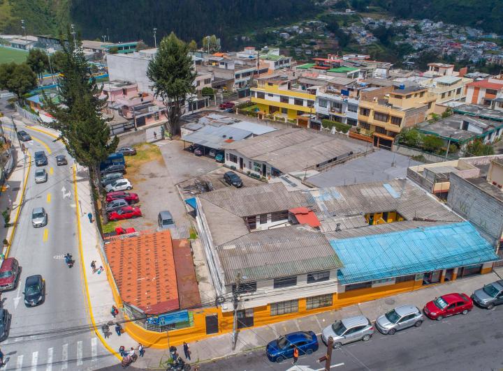 SE VENDE TERRENO EN EL SECTOR DE LA FLORESTA