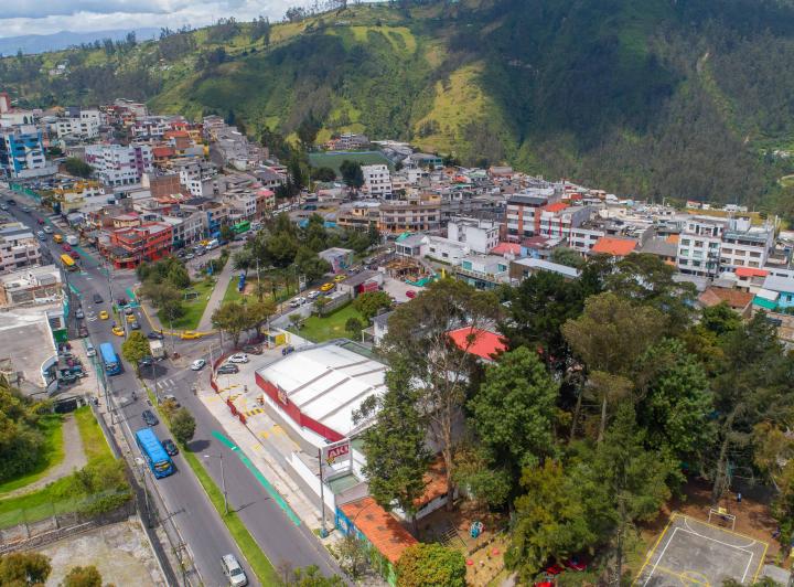 SE VENDE TERRENO EN EL SECTOR DE LA FLORESTA