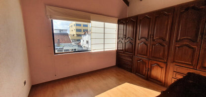 Se Vende Conjunto de 3 Casas Sector Monteserrin Calle Las Malvas