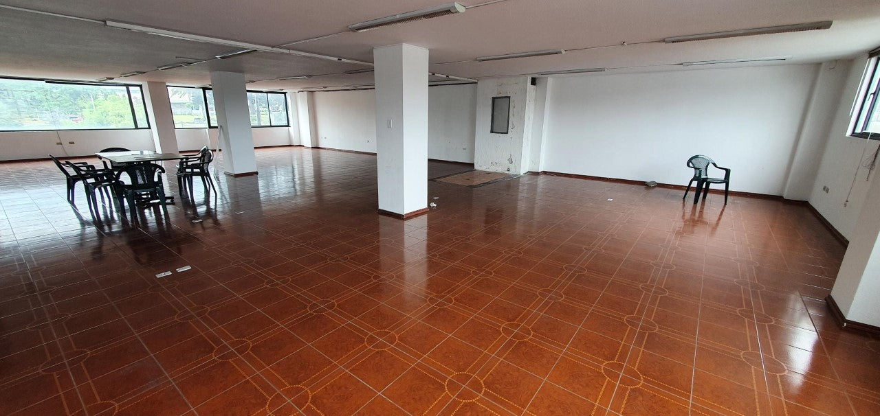 SE ARRIENDA OFICINA COMERCIAL SECTOR AV. LA PRENSA