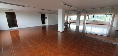 SE ARRIENDA OFICINA COMERCIAL SECTOR AV. LA PRENSA