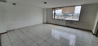 SE ARRIENDA OFICINA COMERCIAL SECTOR AV. LA PRENSA