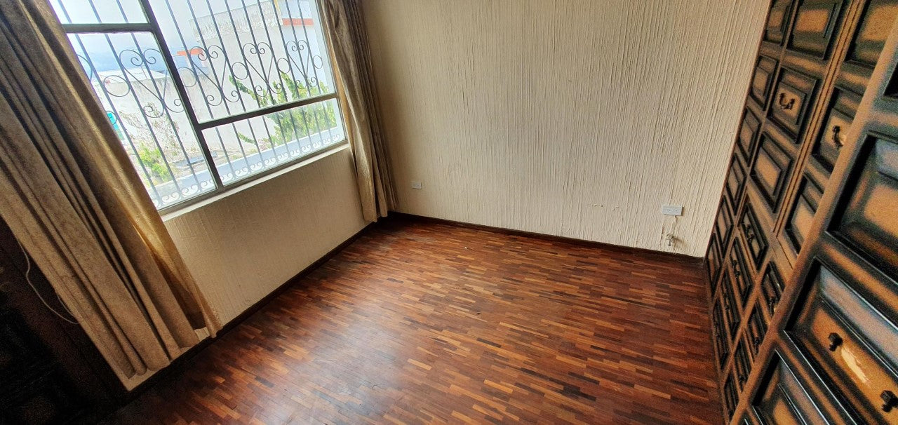 SE VENDE CASA INDEPENDIENTE SECTOR LA RUMIÑAHUI - KENNEDY
