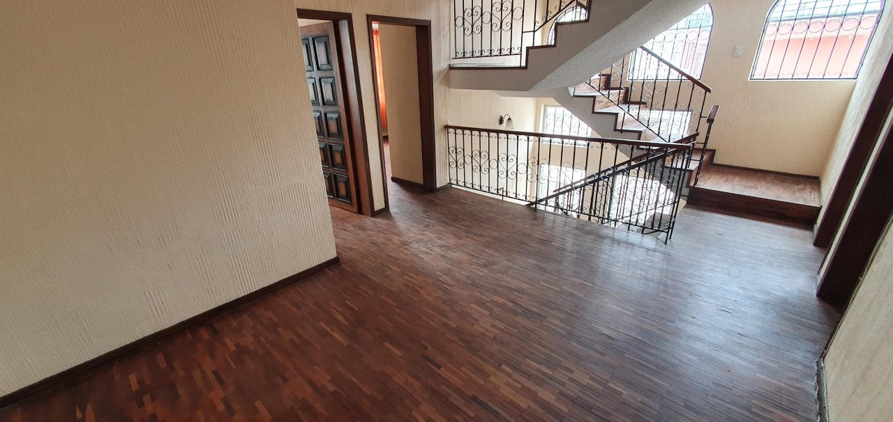 SE VENDE CASA INDEPENDIENTE SECTOR LA RUMIÑAHUI - KENNEDY