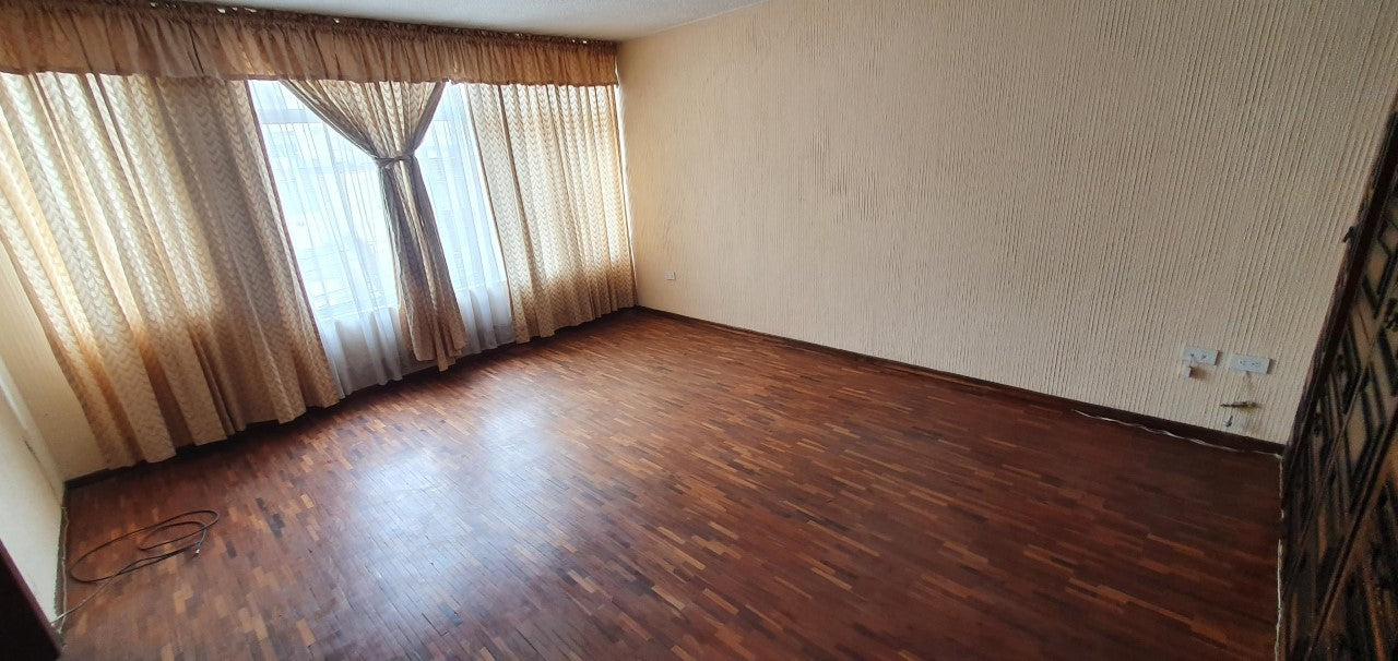 SE VENDE CASA INDEPENDIENTE SECTOR LA RUMIÑAHUI - KENNEDY