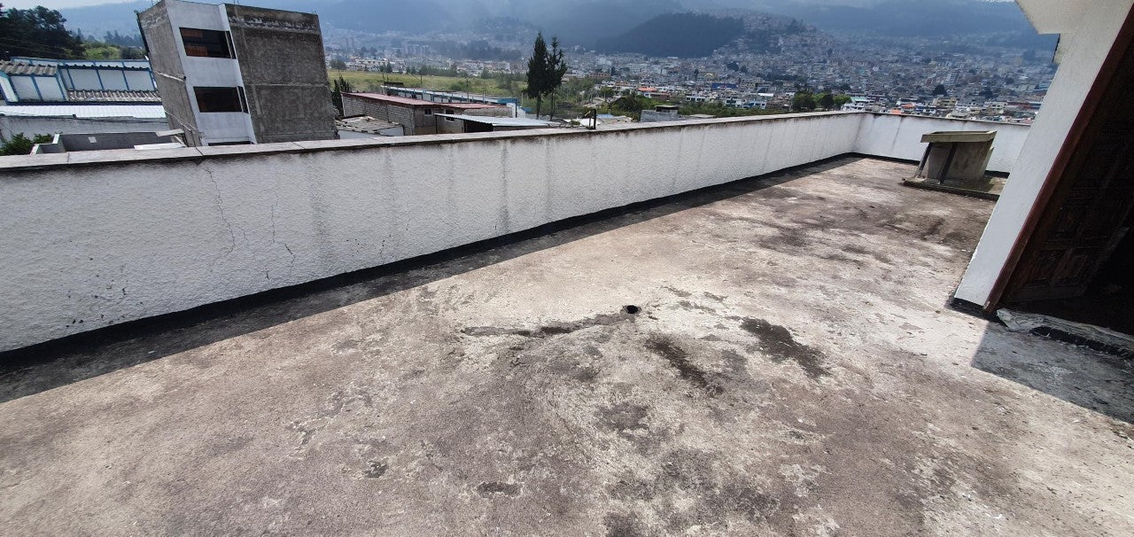 SE VENDE CASA INDEPENDIENTE SECTOR LA RUMIÑAHUI - KENNEDY