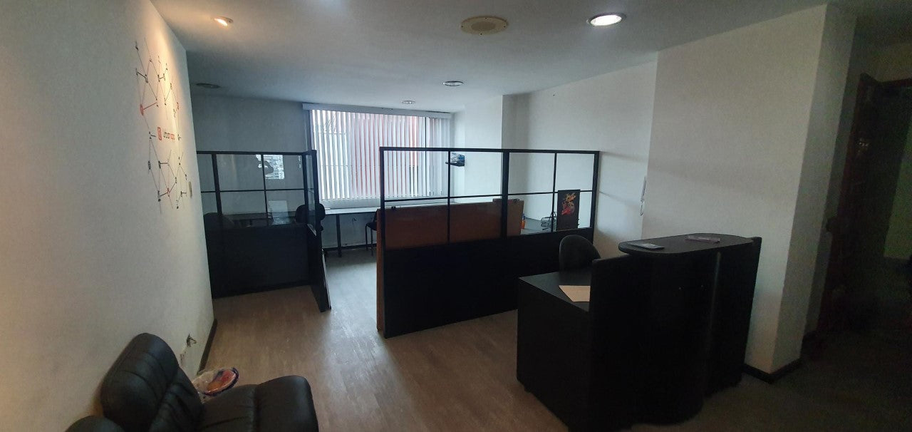 SE VENDE OFICINA AMOBLADA SECTOR PLAZA ARGENTINA - SHYRIS