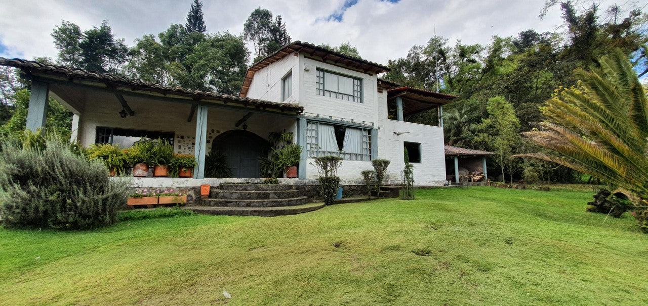 SE VENDE  QUINTA-TERRENNO CON CASA EN EL SECTOR DE AMAGUAÑA.