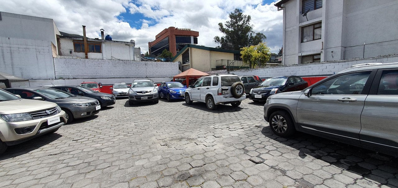 SE VENDE TERRENO SECTOR AV. AMÉRICA Y BRASIL.