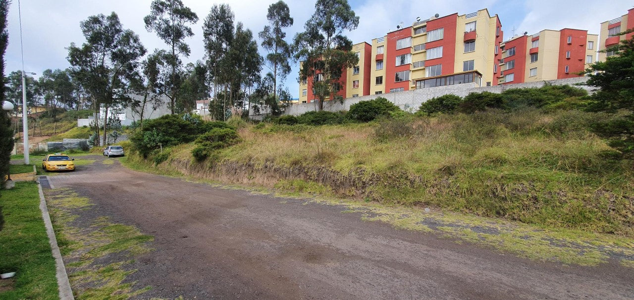 SE VENDE TERRENO EN EL SECTOR DE SAM MIGUEL DE AMAGASI - EL INCA