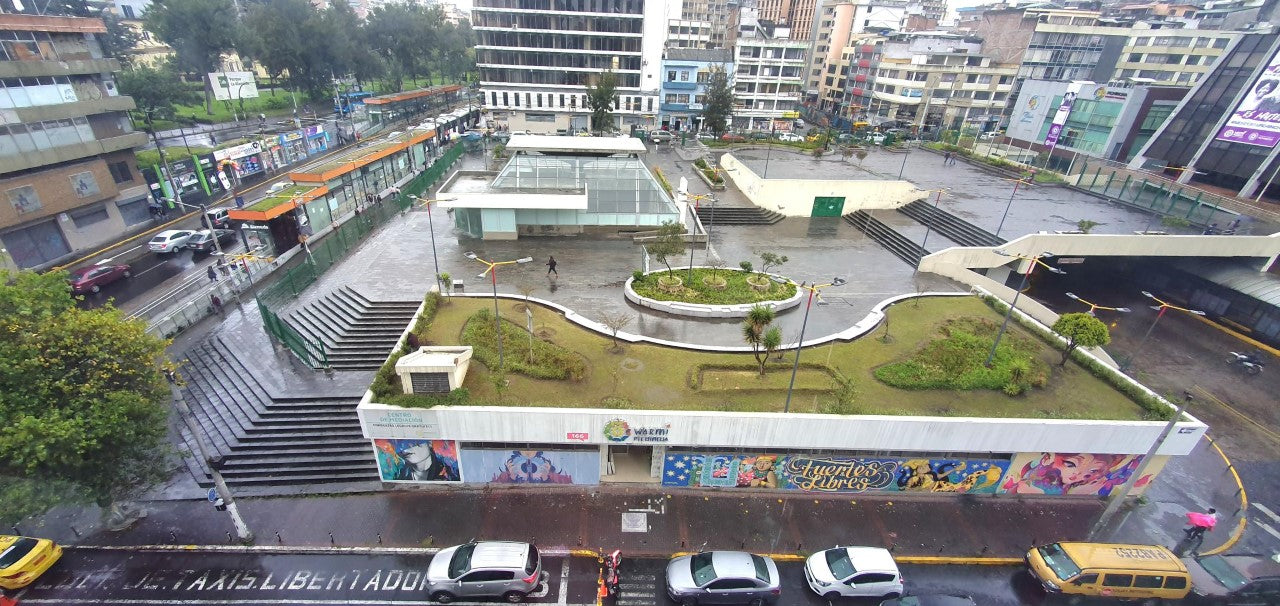 SE VENDE EDIFICIO EN LA AV. 10 DE AGOSTO Y JUAN PABLO ARENAS SECTOR CONSEJO PROVINCIAL