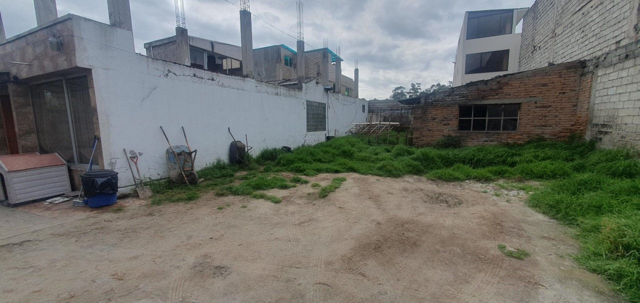 SE VENDE TERRENO SECTOR AV. OCCIDENTAL - AV. MARICAL ANTONIO JOSE DE SUCRE.