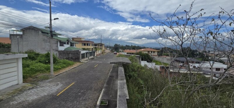 SE VENDE TERRENO EN EL VALLE DE LOS CHILLOS