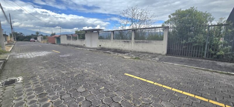 SE VENDE TERRENO EN EL VALLE DE LOS CHILLOS