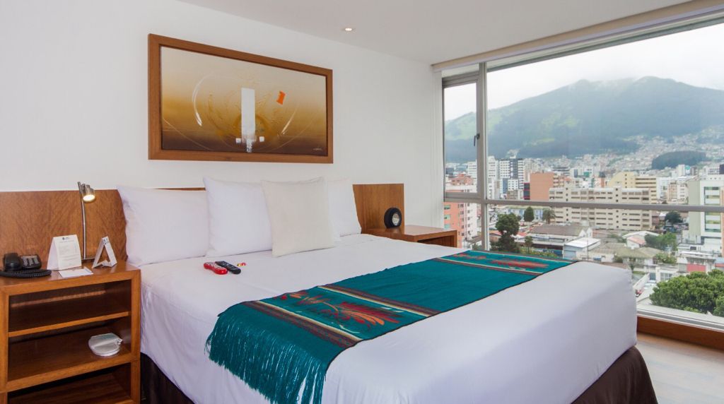 SE VENDE HOTEL SECTOR AV. 6 DE DICIEMBRE Y SAN IGNACIO