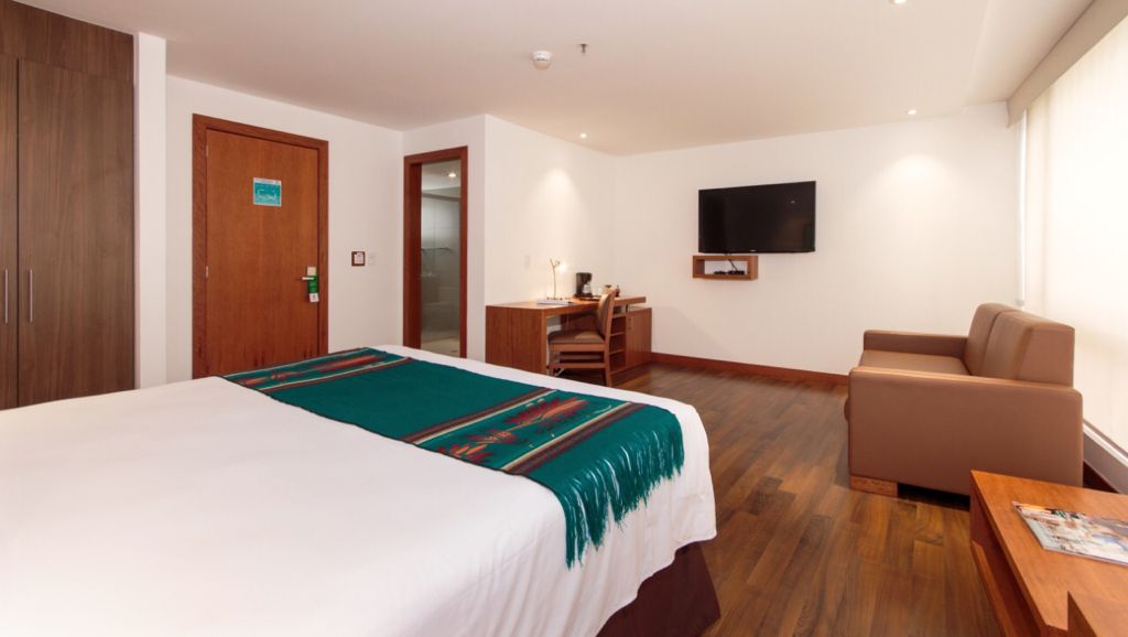 SE VENDE HOTEL SECTOR AV. 6 DE DICIEMBRE Y SAN IGNACIO