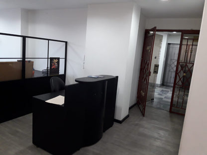 SE VENDE OFICINA AMOBLADA SECTOR PLAZA ARGENTINA - SHYRIS