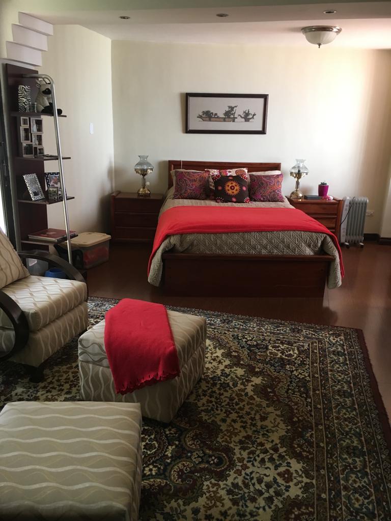 SE VENDE DEPARTAMENTO DUPLEX SECTOR QUITO TENIS.