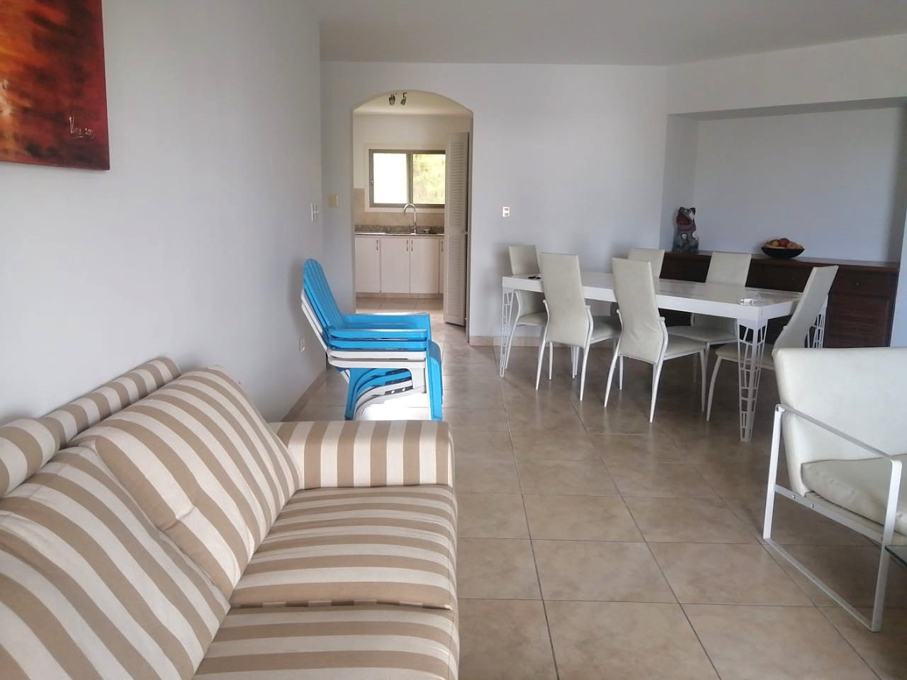 Se Vende Departamento Semi Amoblado Sector CasaBlanca, Esmeraldas. 161 m2