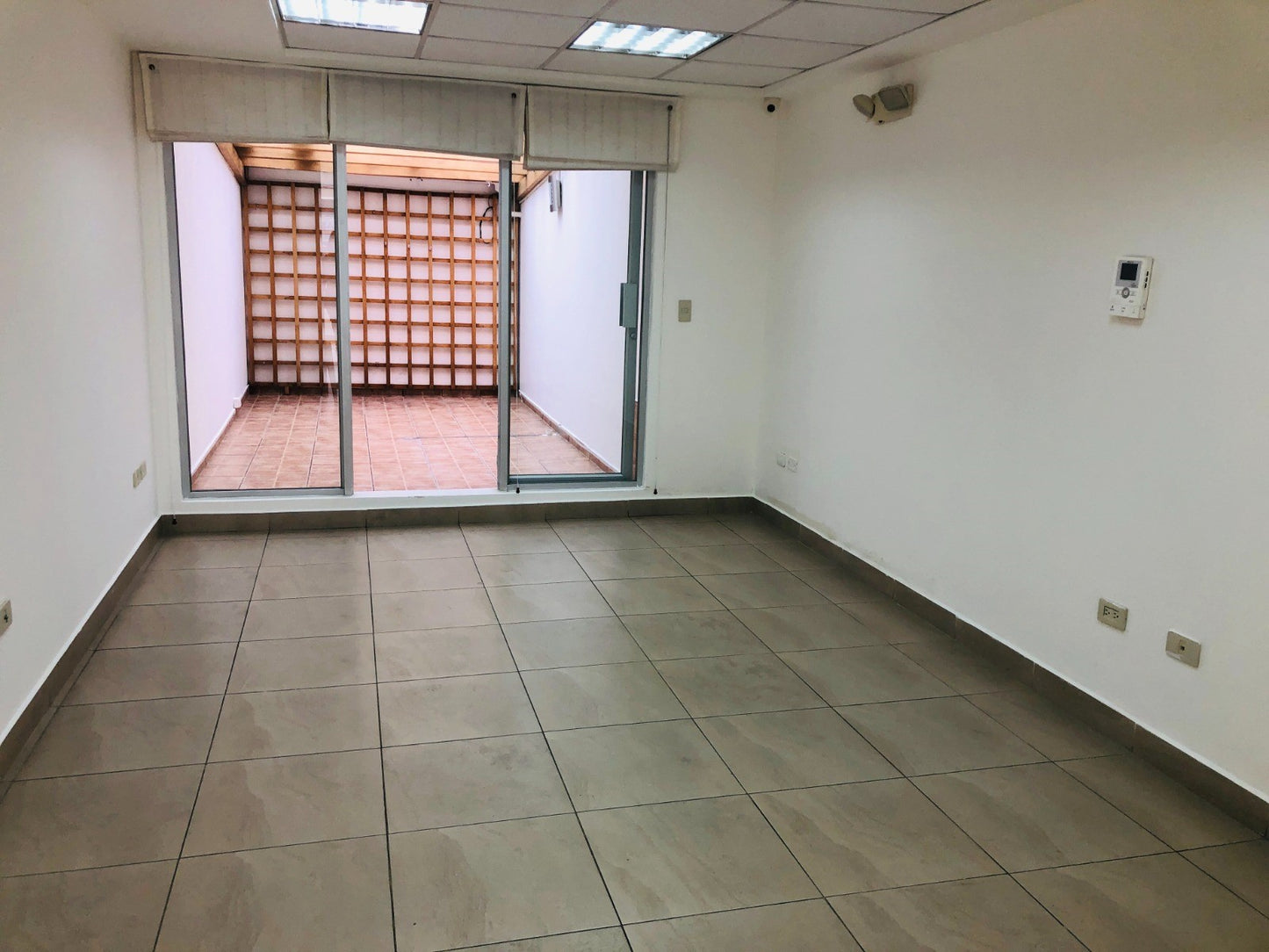 Se Vende Local Comercial Sector La Pradera, 68 m2